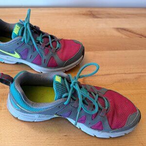 Women's Nike Tennis Shoes Size 8.5
